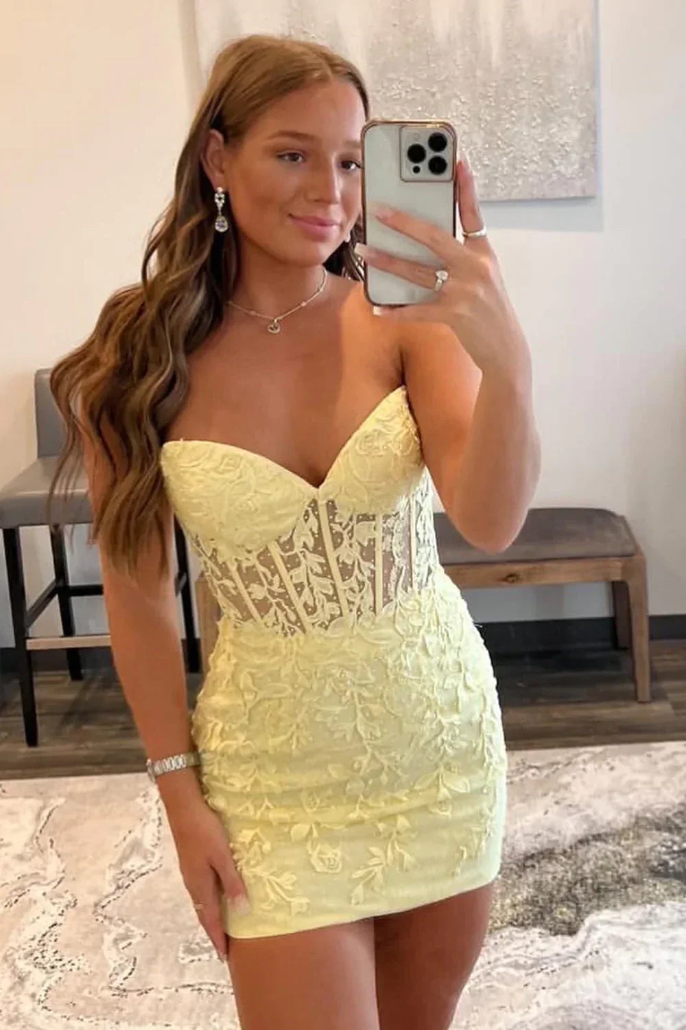 omberprom Charming Strapless Homecoming Dress Sweetheart Lace Up Short Graduation Dress with Appliques
