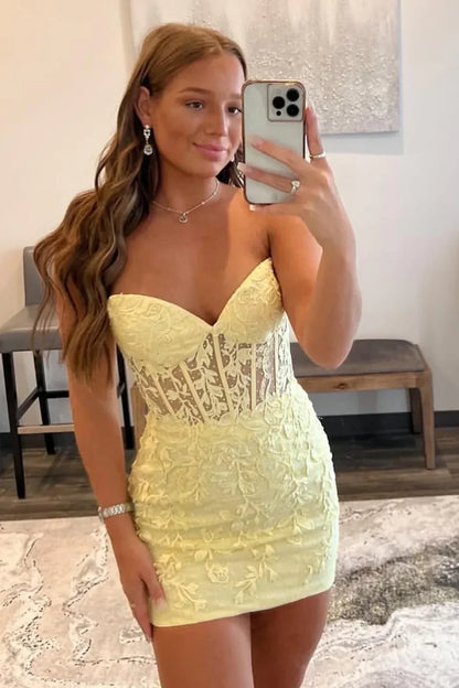 Adorable Sweetheart Lace-Up Homecoming Dress in Short Tight Fit