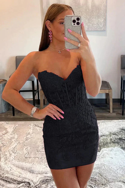 Short Lace-Up Homecoming Dress with Sweetheart Neckline and Appliques