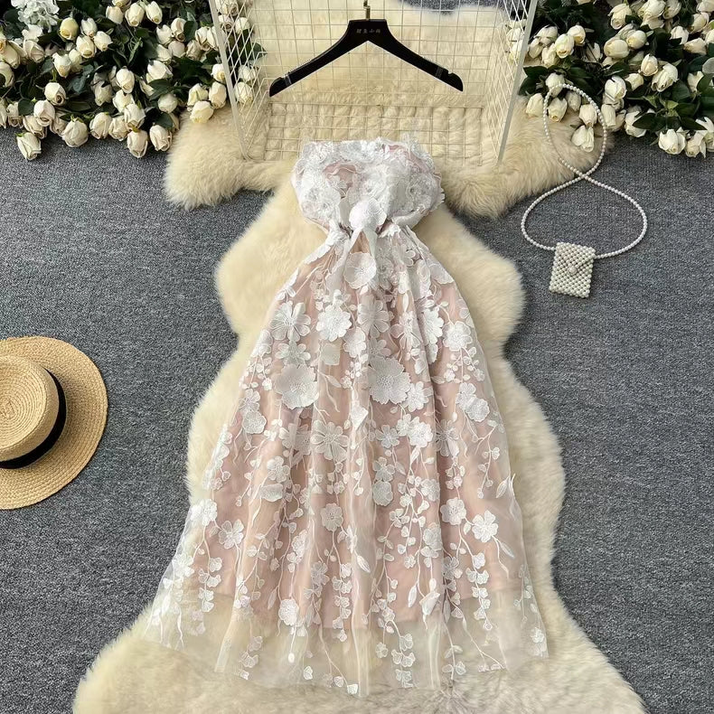 Fashion Summer Three-dimensional Flower Embroidery Waist Slimming Spaghetti Strap Dress TP2847