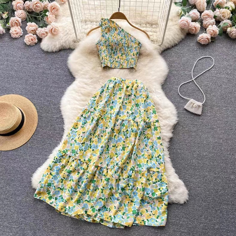 New Seaside Holiday Fashion Short Sleeveless Top High Waist Floral Skirt Two-piece Set TP2858