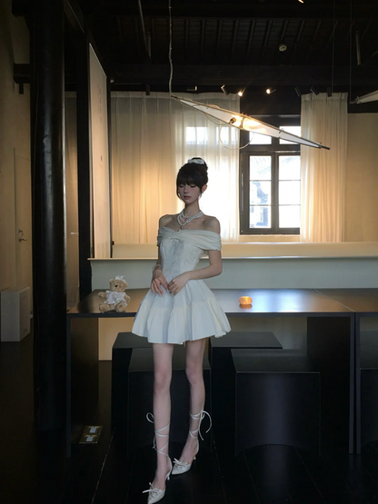 White gentle one-shoulder waist slim A-line short skirt homecoming dress R5092