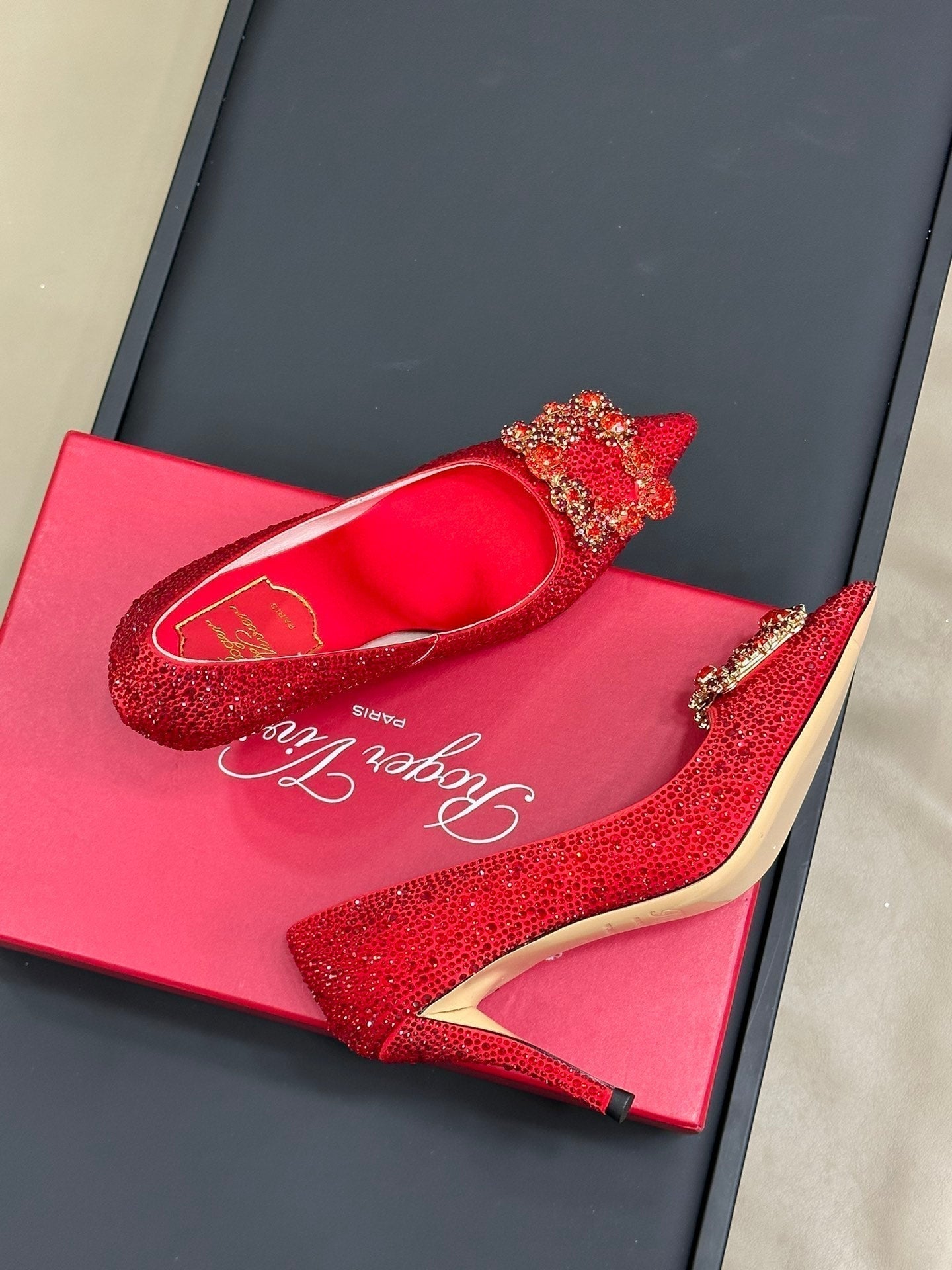 Flower Strass Buckle Pump 85 Crystal Red Leather