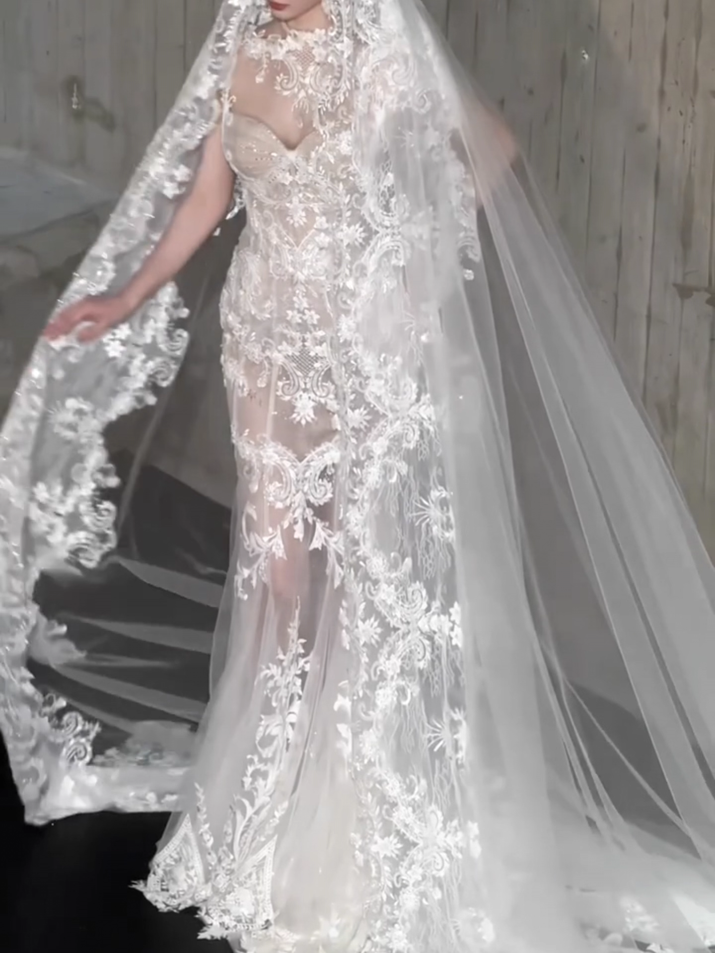 Elegant White Lace Beaded Applique Mermaid Cap Sleeve Long Wedding Dress TP5020