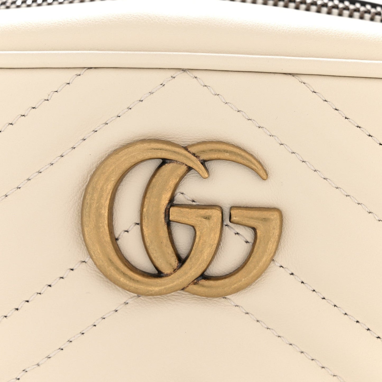 Calfskin Matelasse Small GG Marmont Chain Shoulder Bag White