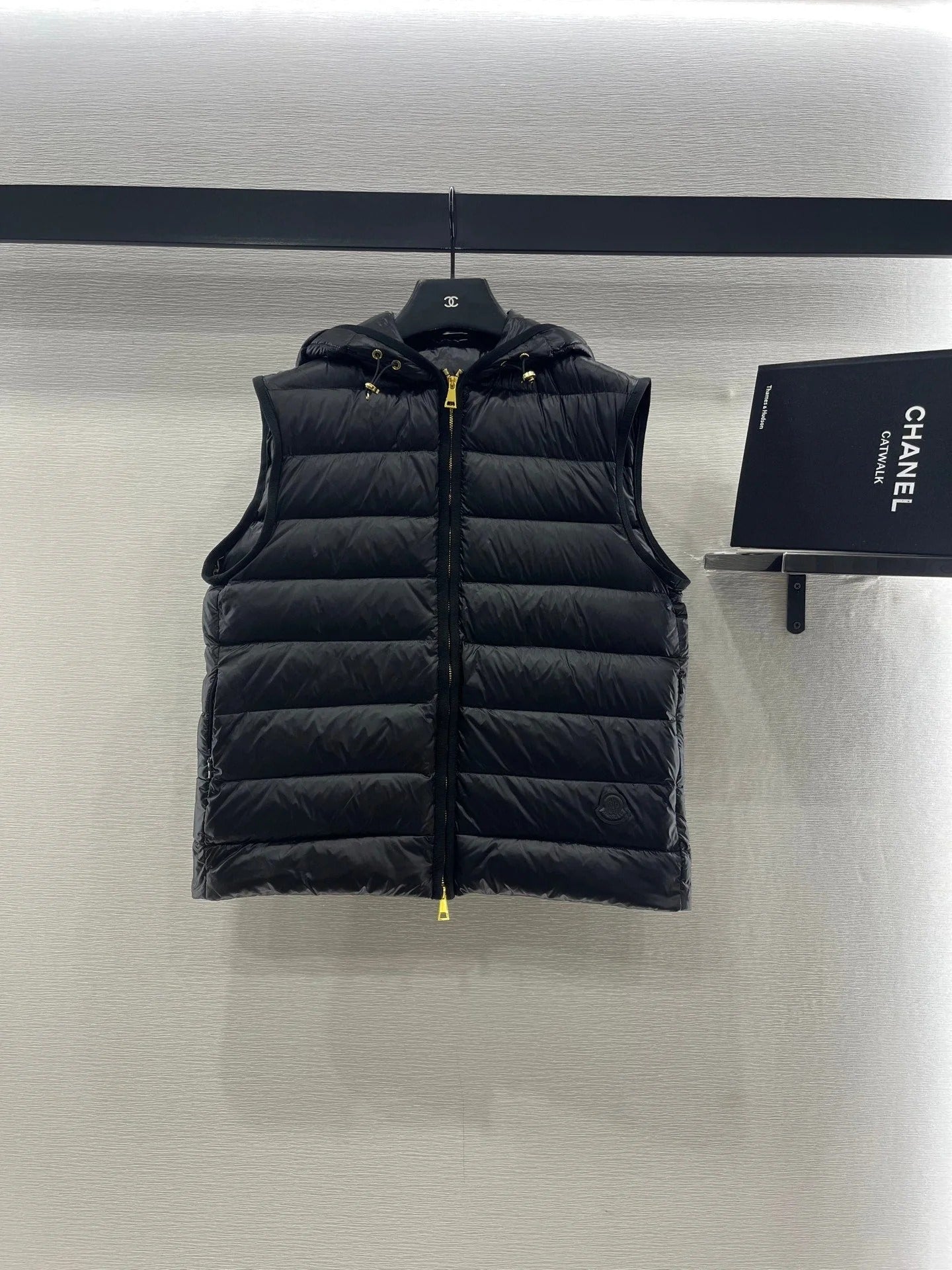 MONCLER 25S JACKET IN BLACK 307609