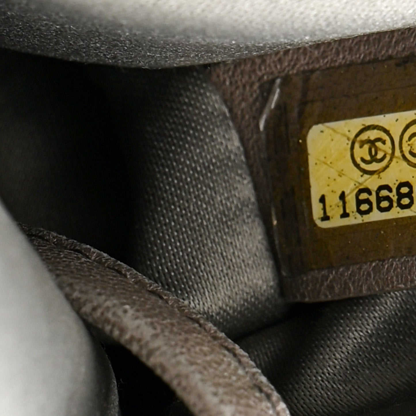 Lambskin Quilted Sharpei Frame Tote Black