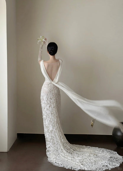 Elegant White Mermaid Train V-neck Lace Wedding Dress P4027