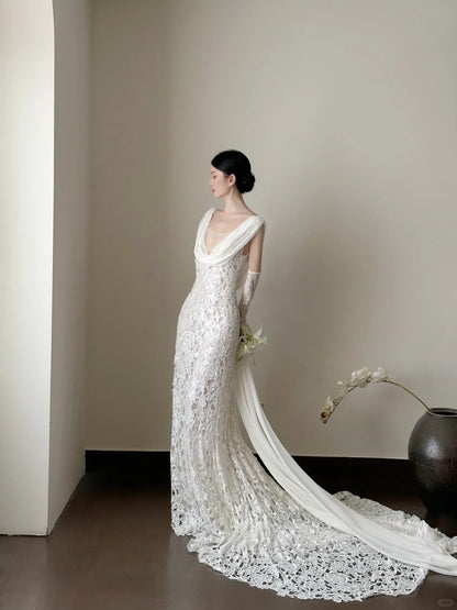 Elegant White Mermaid Train V-neck Lace Wedding Dress P4027