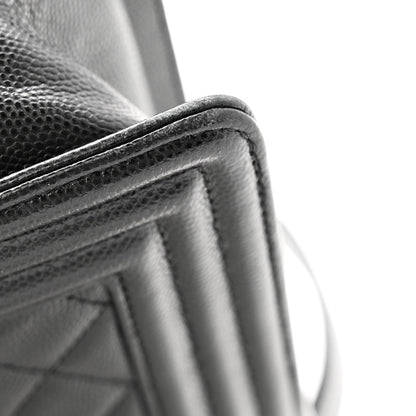 Caviar Quilted Medium Boy Flap Black
