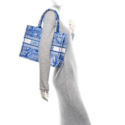 Canvas Embroidered Medium Dioriviera Toile De Jouy Book Tote Fluorescent Blue