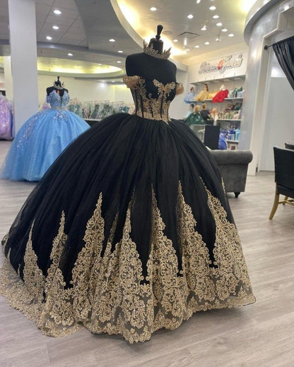 Black Gold Appliques Tulle Quinceanera Dresses With Cape Spaghetti Straps Ball Gown Sweet Sixteen Prom Party Dresses       S7165