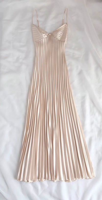Vintage champagne pleated party evening gown         S7106