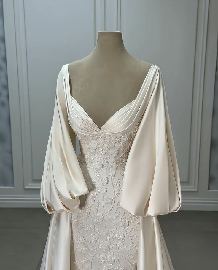 Luxury Wedding Dresses Ivory Satin Lace A line Bridal Gowns