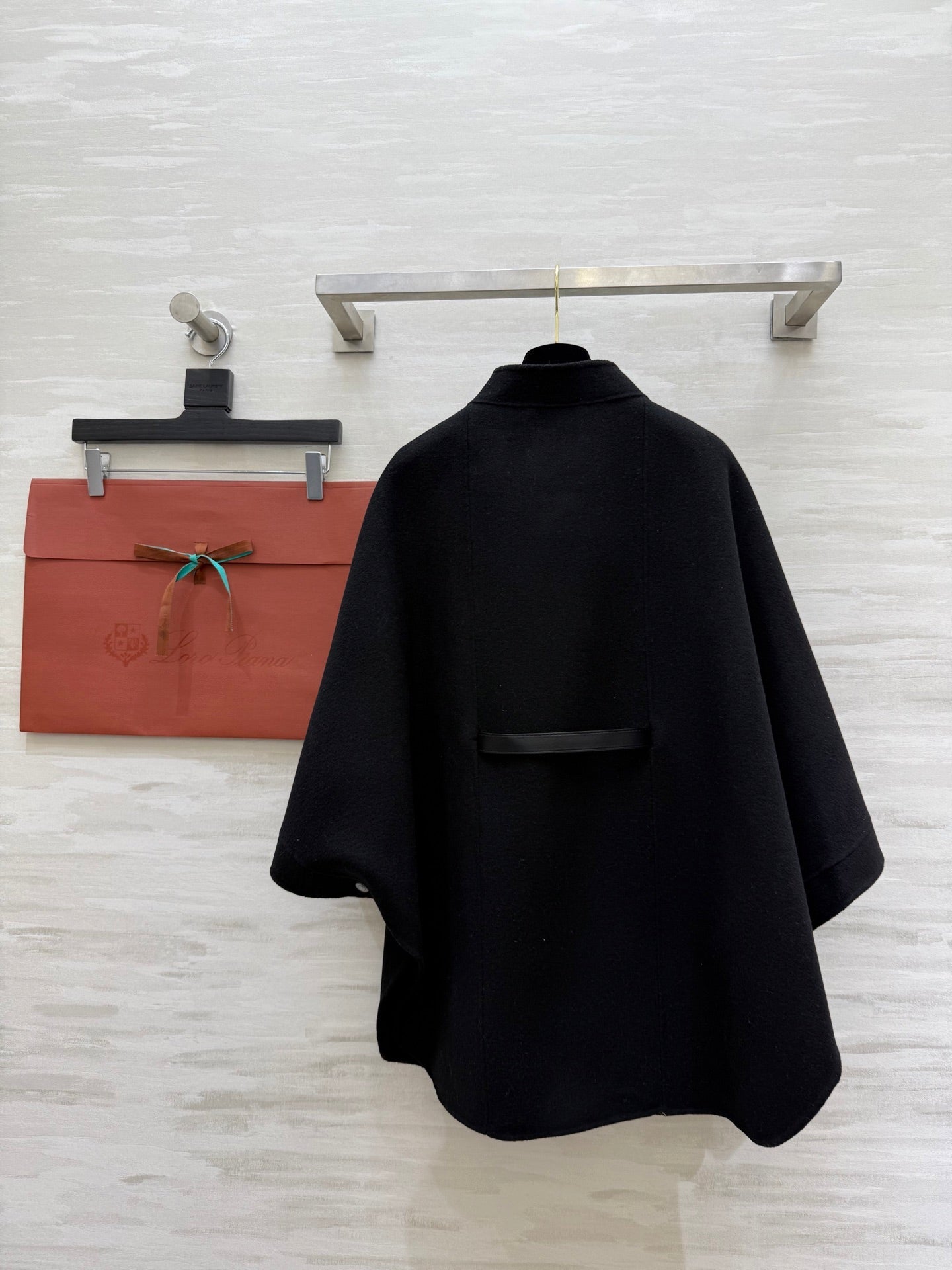 LP 25 Salzburg Cape Coat Black Cashmere 319366