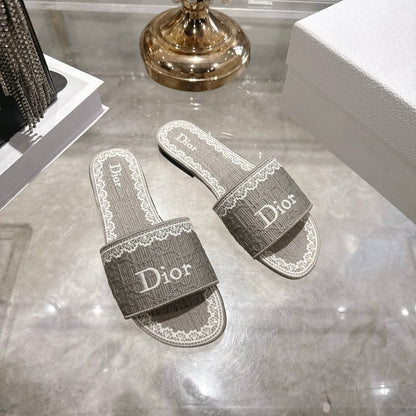CC 26 Embroidered Sandals Gray White Canvas 592243