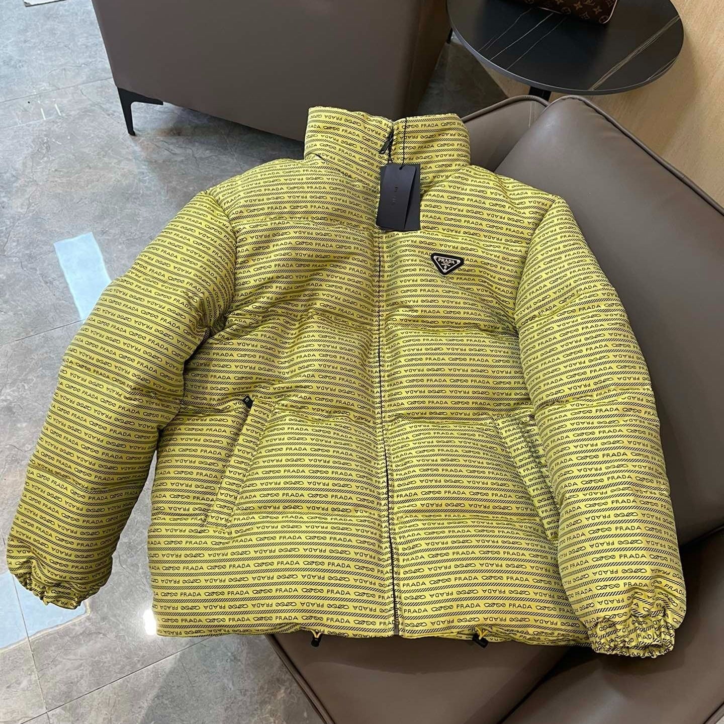 PRADA 25S DOWN JACKET 559