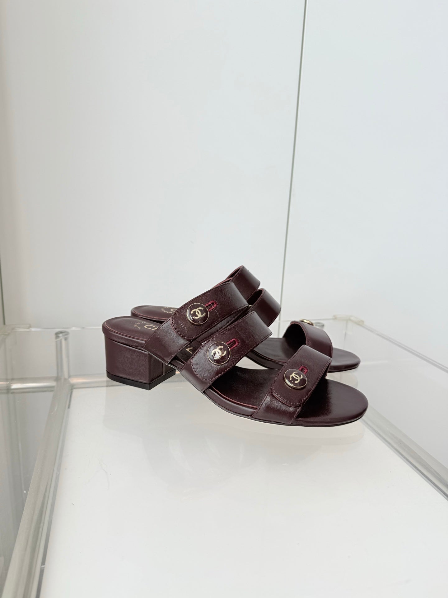 Chanel 26 Turnlock 40 Burgundy Sandal Mule in Lambskin 597397