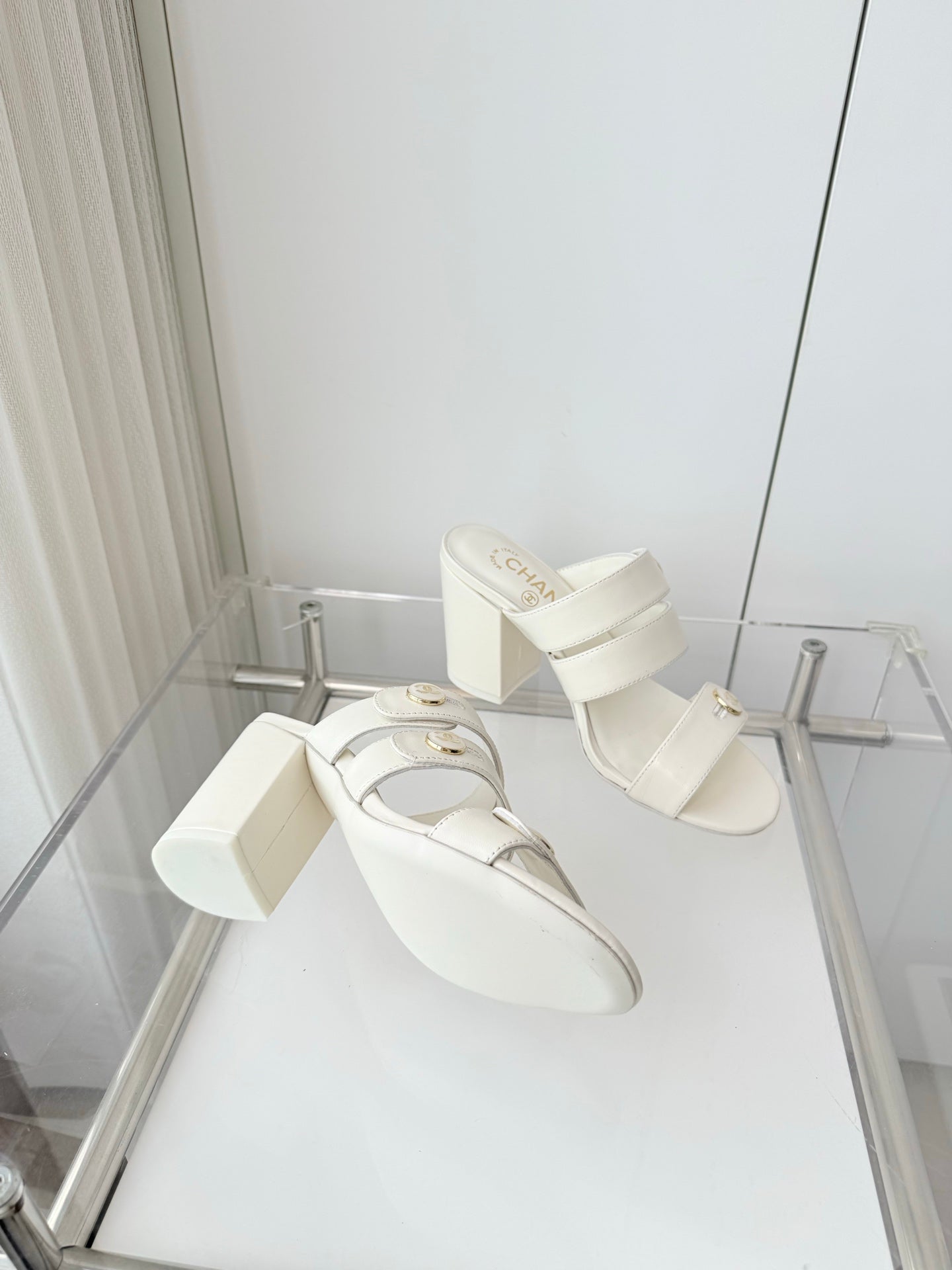 Chanel 26 Turnlock 85 White Sandal Mule in Lambskin 597395