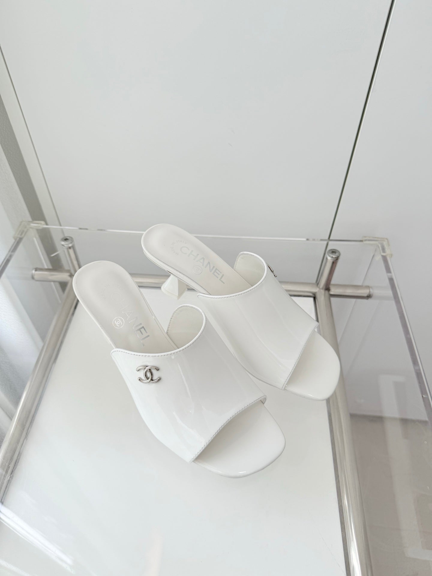 Chanel 26 Sandal 90 White in Lambskin 597365