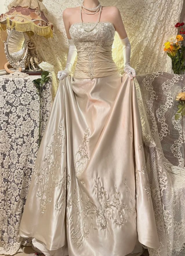 Glamorous Ivory Satin Strapless Sheath Wedding Dress Sheath Bridal Gown TP5257
