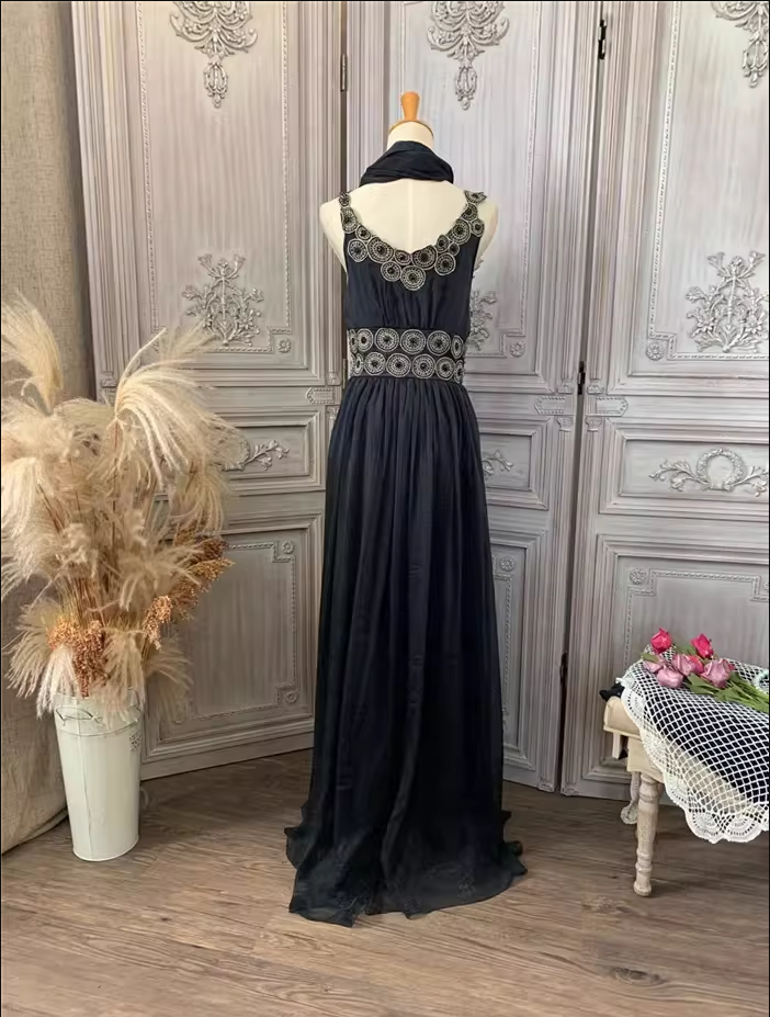 Vintage Court Black Embroidery Circular Pattern Black Diamond Chiffon Long Prom Dress Evening Dress P4353