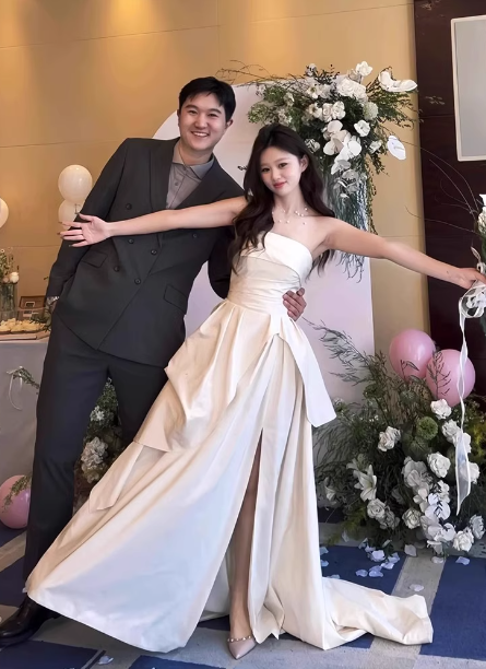 Elegant Ivory Strapless High-Slit Satin Train Prom Dress Evening Dress Wedding Dress P4357
