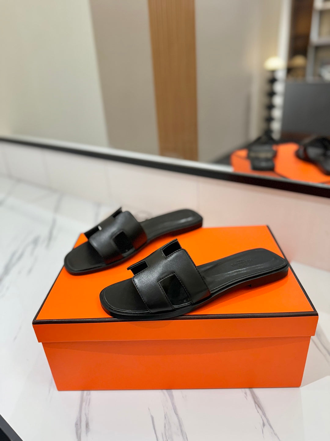 HM Oran Sandal Black Cowhide 294854