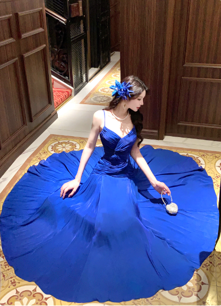 Vibrant Royal Blue A-Line Spaghetti Strap Knot-Embellished Chiffon Long Prom Dress Evening Dress P4378