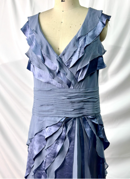 Elegant Layered Gradient Gray-Blue Slim-Fit V-Neck Ruffled Tiered Chiffon Long Prom Dress Evening Dress P4381