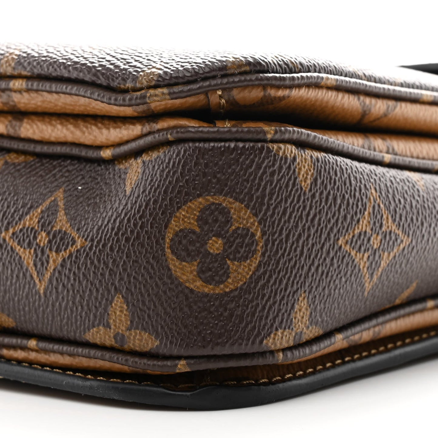 Reverse Monogram Pochette Metis