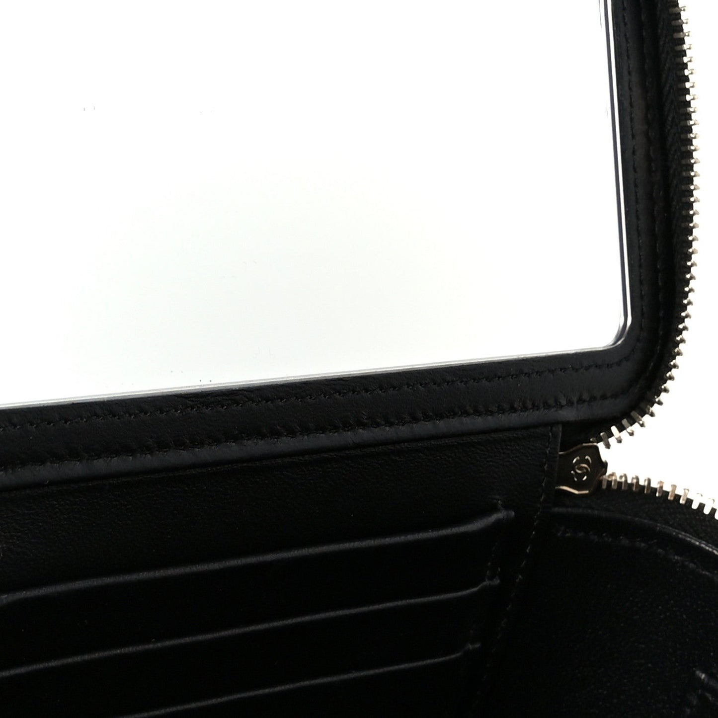 Lambskin Quilted Small Top Handle Vanity Case With Chain Black