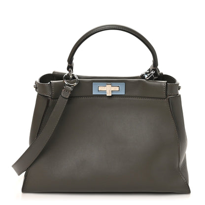 Vitello Seta Shiny Nappa Medium Peekaboo Iconic Satchel Carbone Grigio Polvere