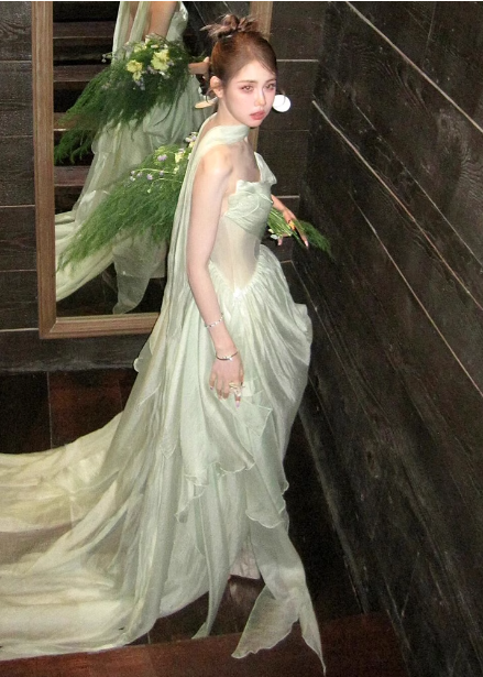 Gentle Light Green A-line Strapless Layered Ruffled Tulle Train Prom Dress Evening Dress P4445