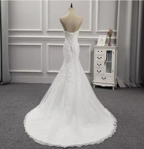 Elegant White Mermaid Sweetheart Neck Lace Train Wedding Dress P4467