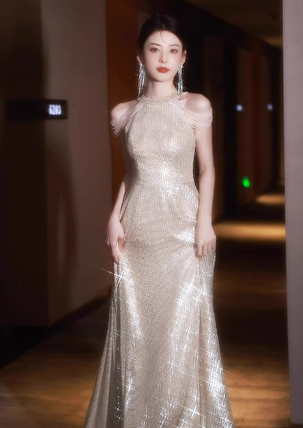 Luxurious Champagne Gold Halter Cold Shoulder Sequined Long Prom Dress Evening Dress P4481