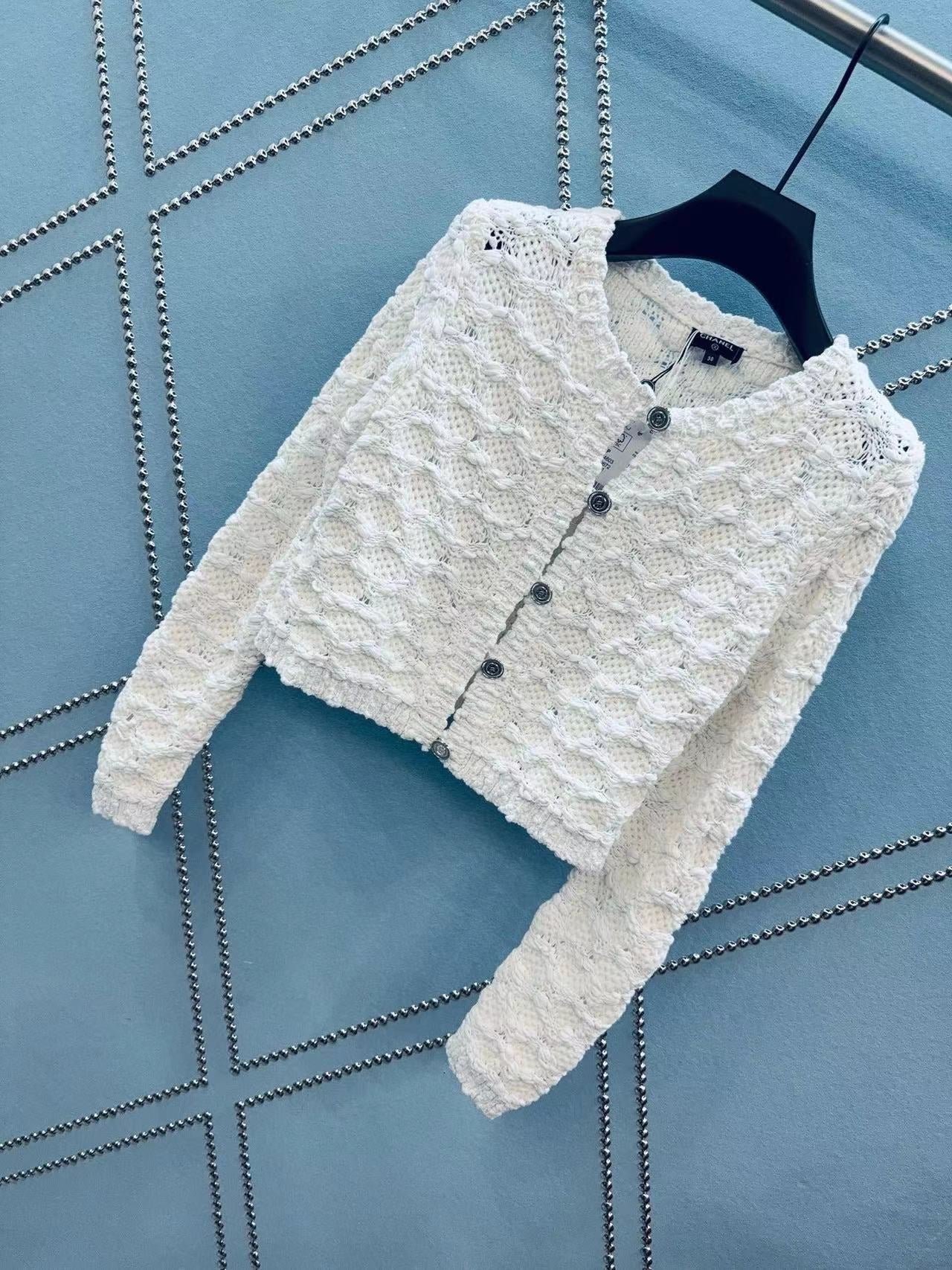 Chanel 25 White Knitted Viscose Fiber Coat