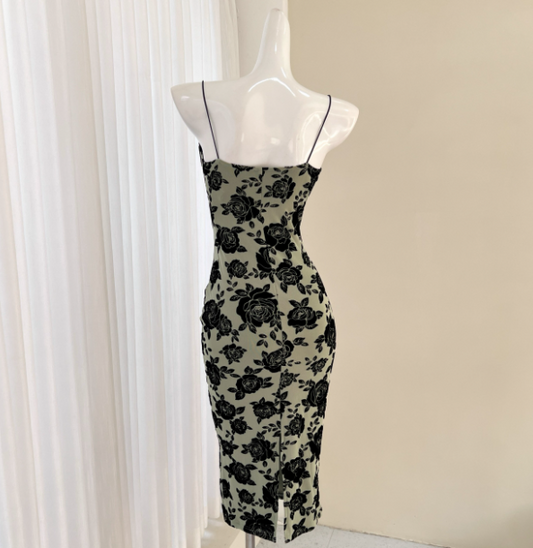 Vintage Dark Green Base Black Rose Printed Slim-fit Spaghetti Strap Satin Prom Dress Evening Dress P4494