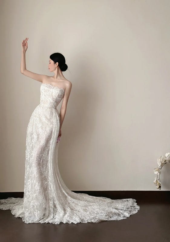 White lace strapless, waist-cinched, slim-fit elegant long prom dress R7955