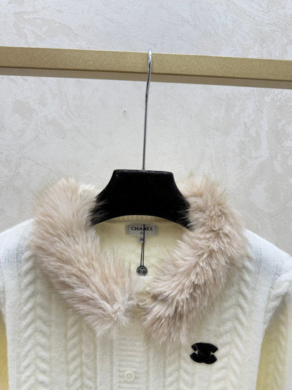 Chanel 2025 Hooded Feather-Embellished Knitted Long-Sleeve Cardigan Wool 716356