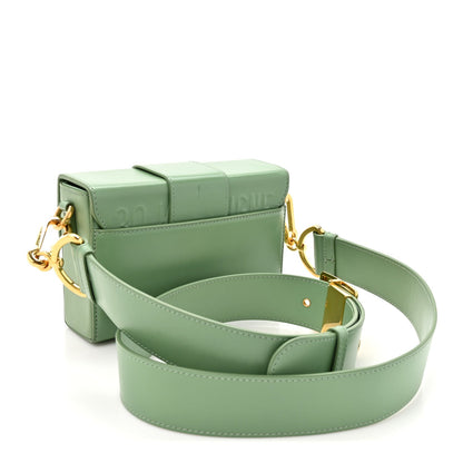 Box Calfskin 30 Montaigne Box Bag Mint Green