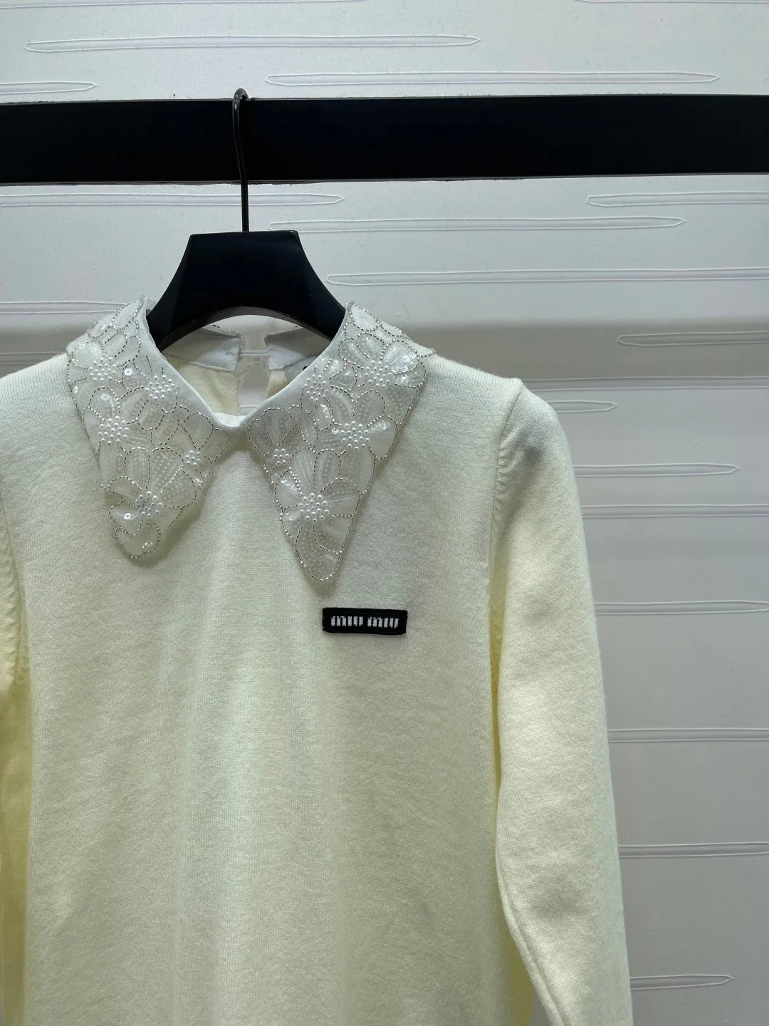 MIUMIU LACE-COLLAR SWEATER STYLE 815