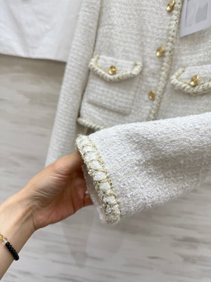 CC 25A Classic Round Neckline Short Jacket White Tweed