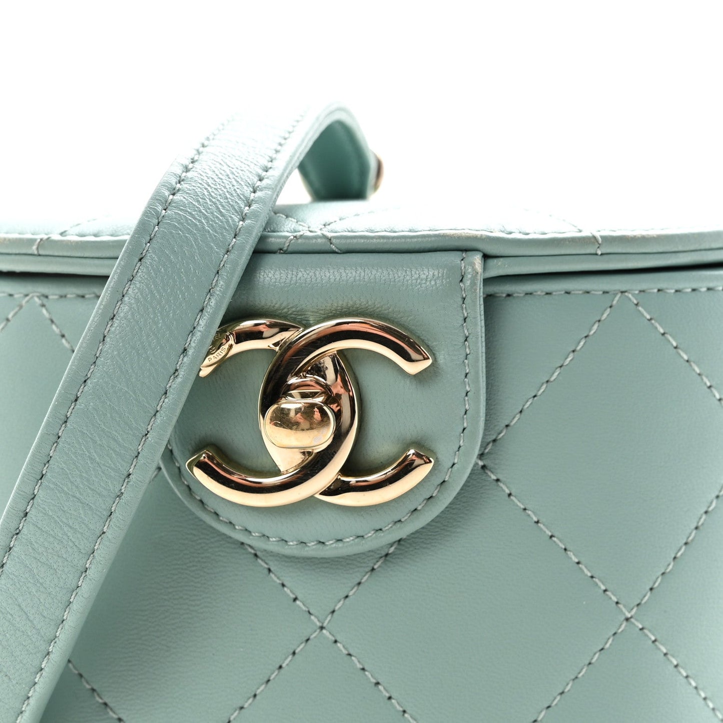 Lambskin Resin Elegant Chain Vanity Case Light Blue