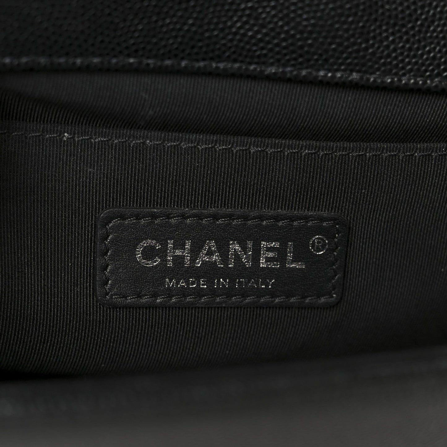 Caviar Quilted Medium Boy Flap Black