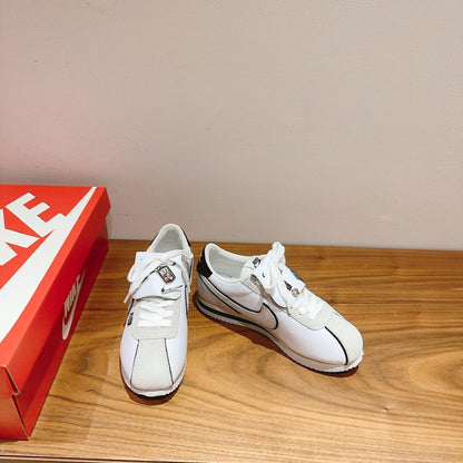 Nike Cortez Sneaker White Light Grey Suede 552043