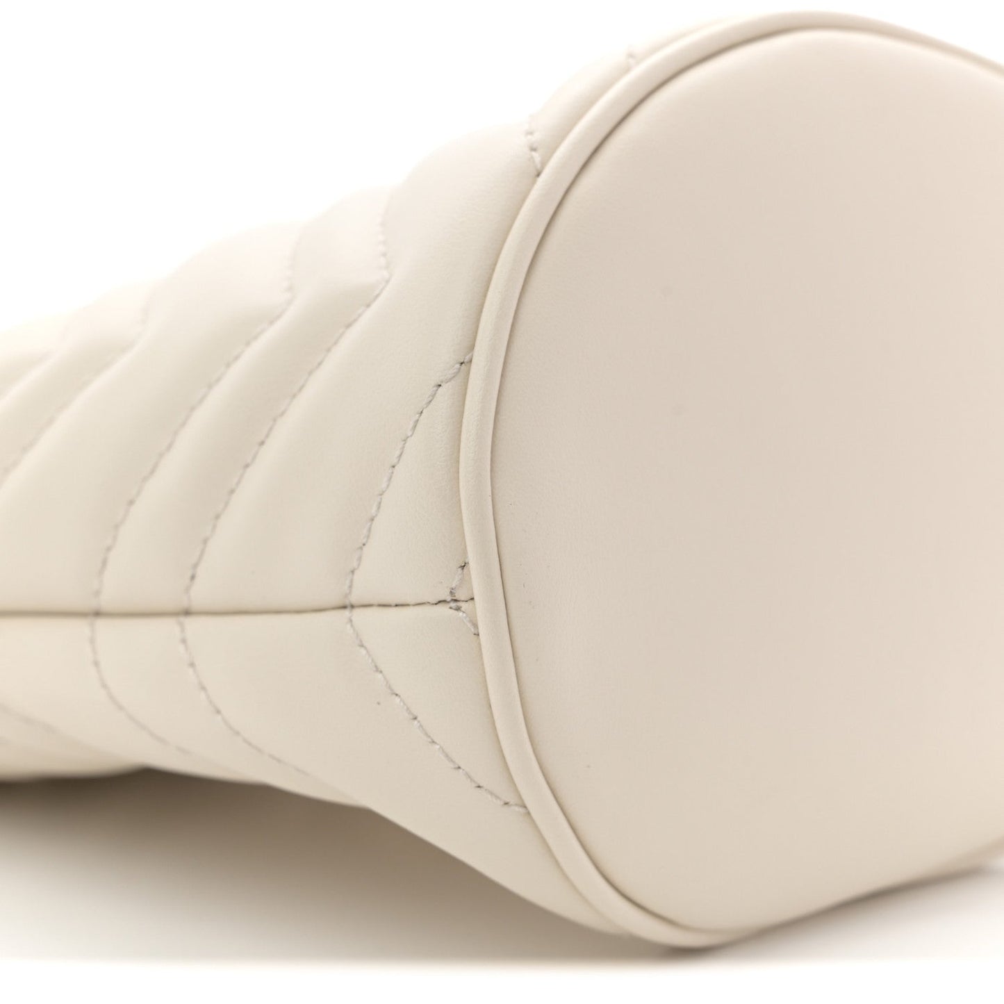 Calfskin Matelasse Mini GG Marmont 2.0 Bucket Bag White