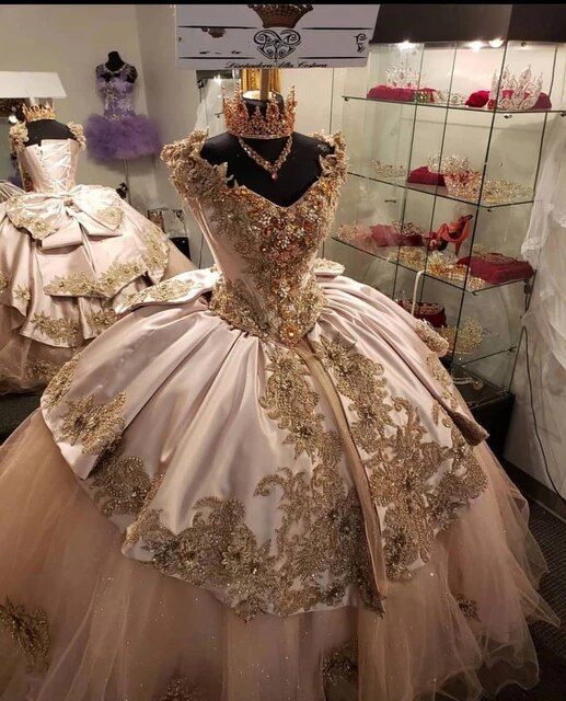 Luxury Quinceanera Dresses Applique Beaded Corset Ball Gown Prom Sweet 16 Dress