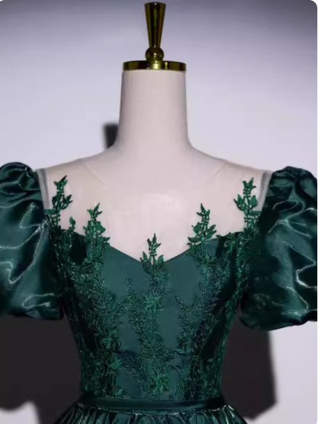 Vintage Royal Emerald Green Crew Neck A-line Embroidered Satin Long Prom Dress Evening Dress P4601