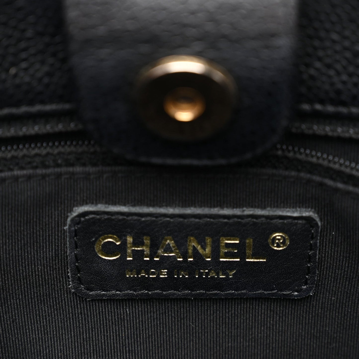 Caviar Quilted Petit Shopping Tote PST Black